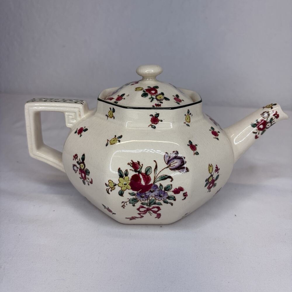 Royal Doulton England Ceramic Teapot With Lid # 23, D-3548 RN 597,783, antique